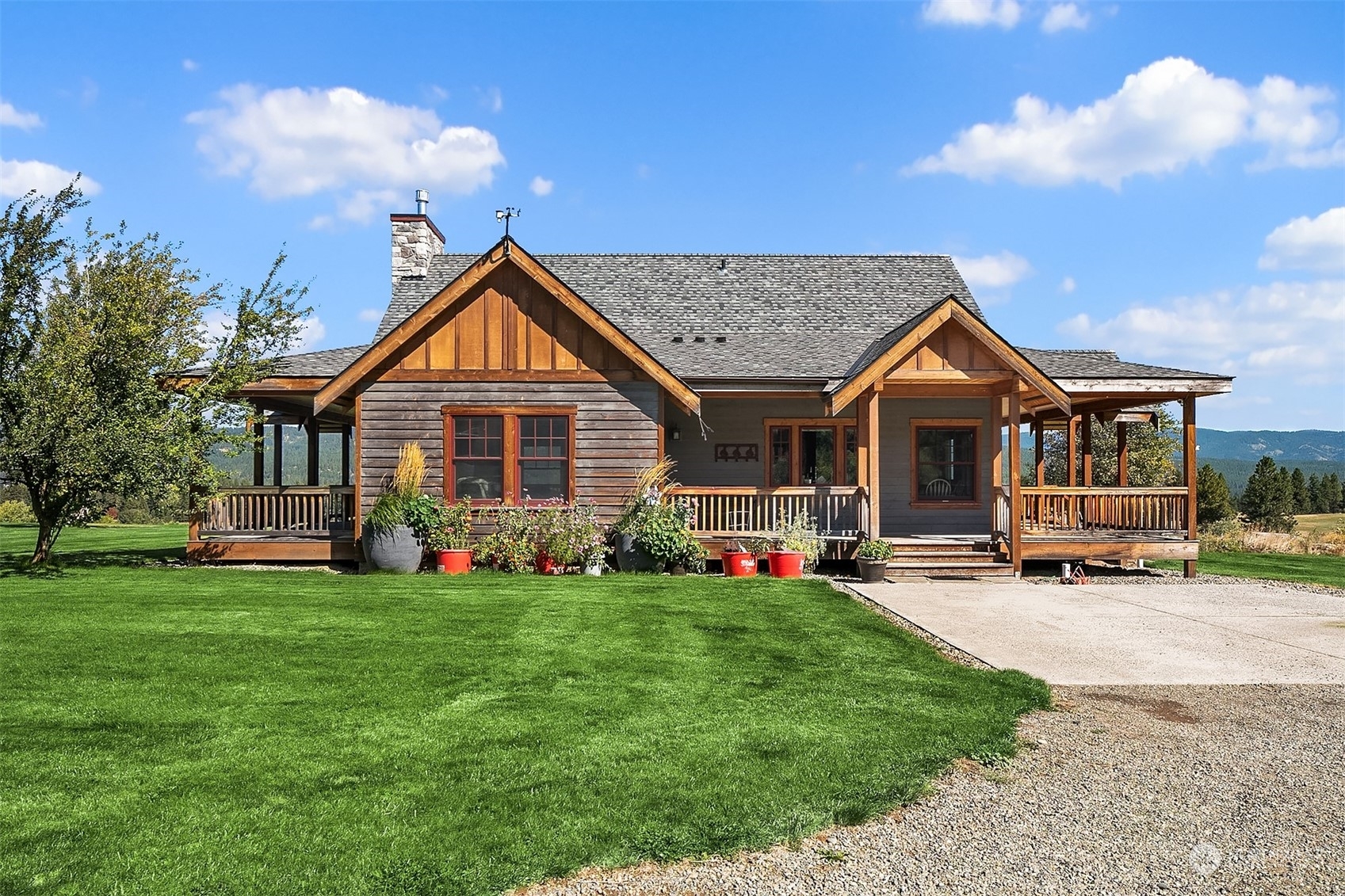 Property Photo:  275 Iron Mountain Road  WA 98922 