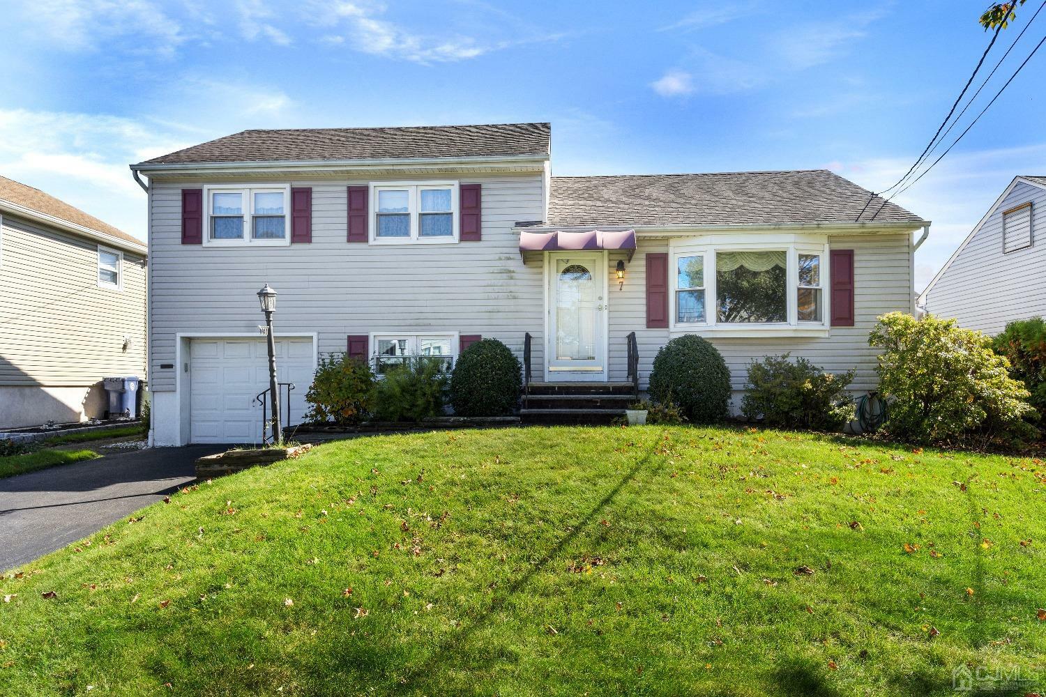 Property Photo:  7 Garside Place  NJ 07066 