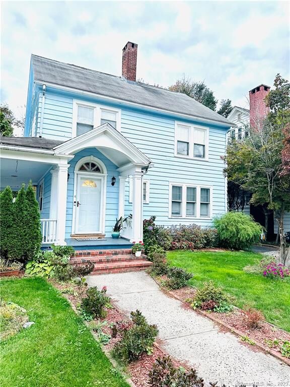 Property Photo:  121 Elmwood Place  CT 06604 