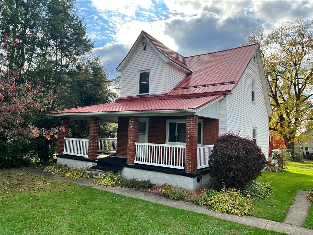 Property Photo:  39 Templeton Ave  PA 16125 