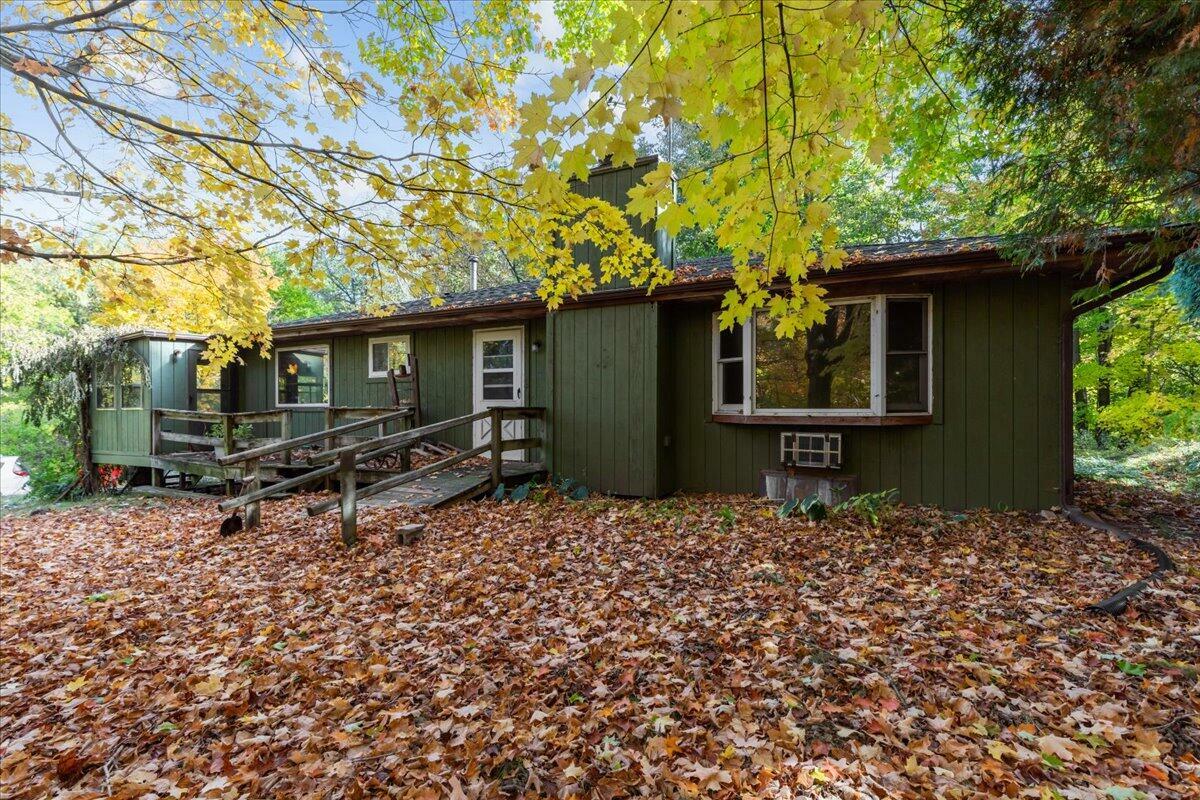 Property Photo: 201 Plateau Rd WI 53021