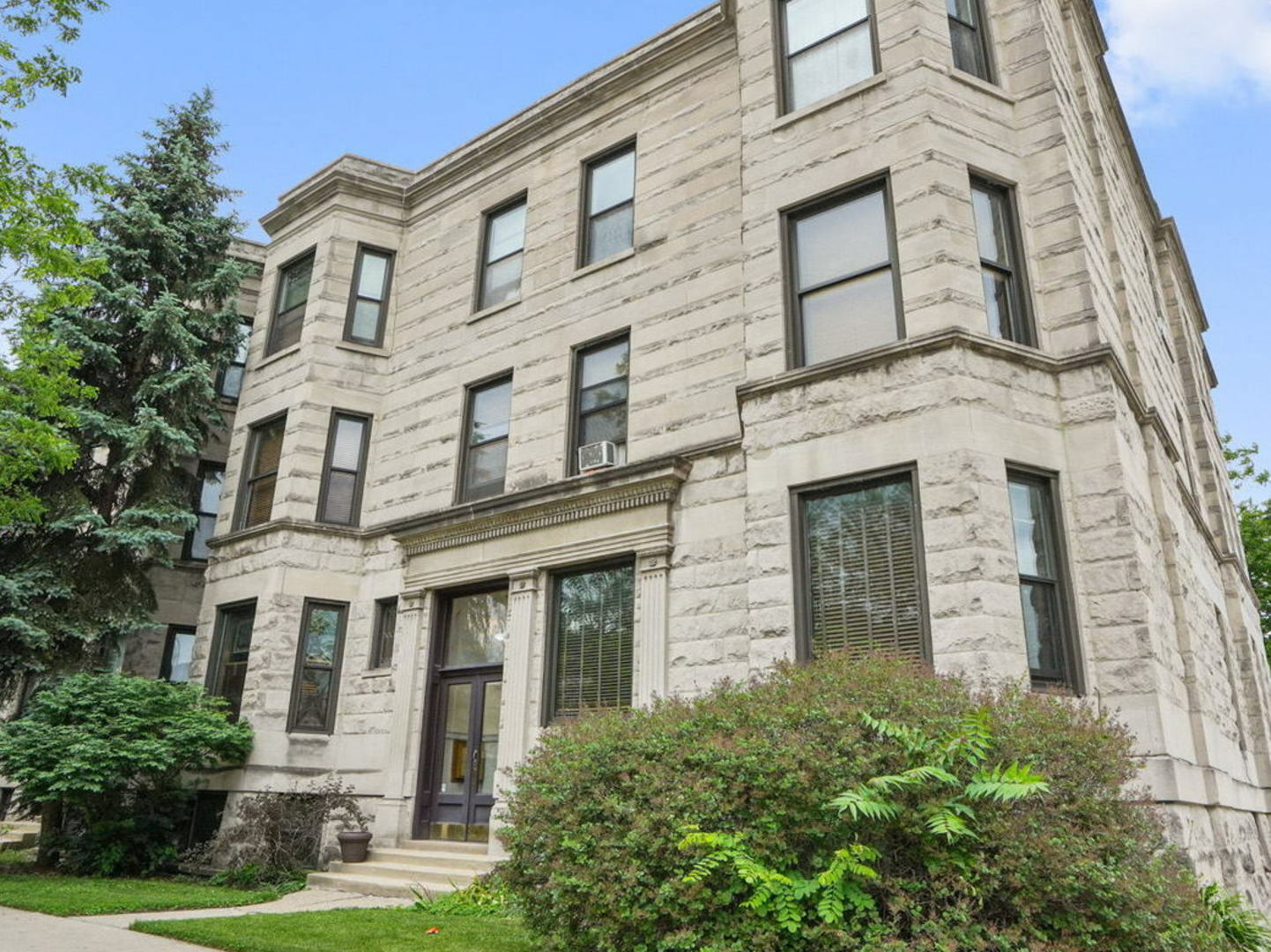 Property Photo:  344 N Austin Boulevard 1  IL 60302 