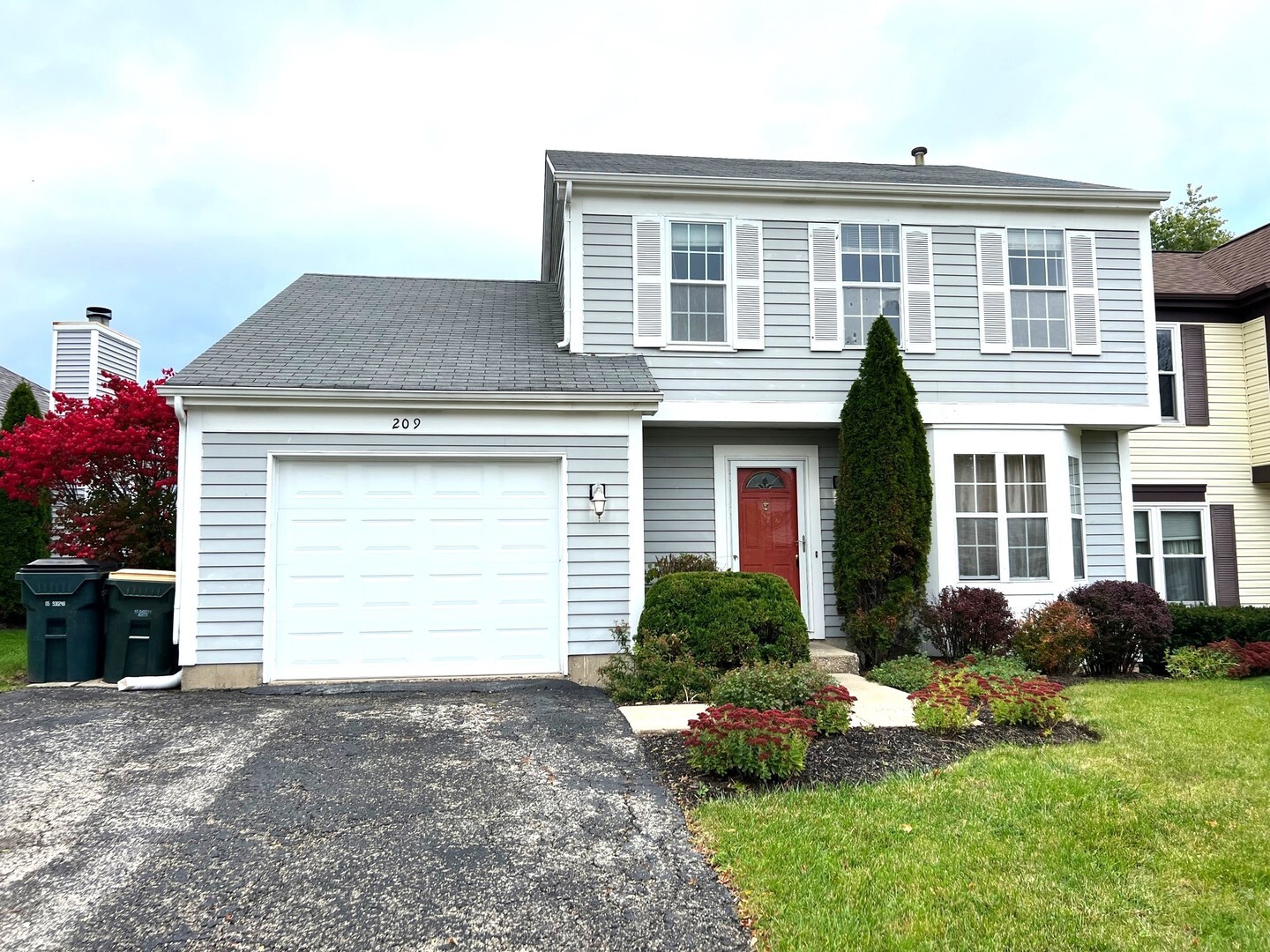 Property Photo: 209 N Southport Road IL 60060