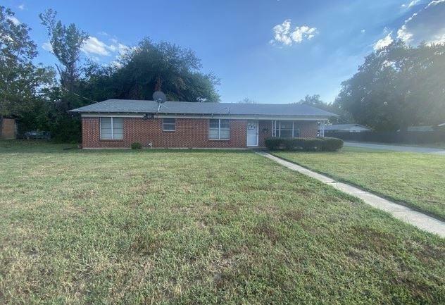 Property Photo:  1000 Alabama Street  TX 75482 