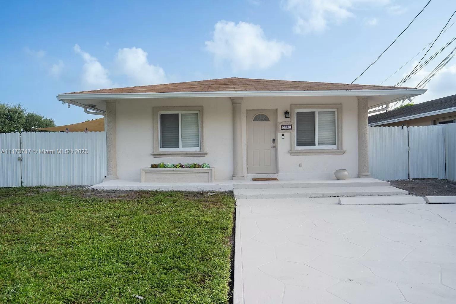Property Photo: 3761 SW 14th St 3761 FL 33312