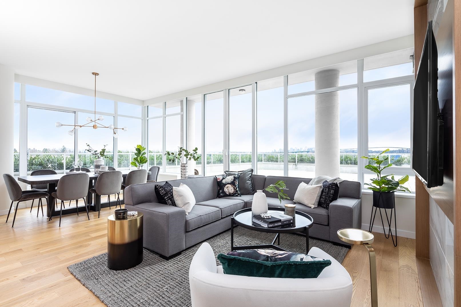 Property Photo: 788 Arthur Erickson Place Ph801 BC V7T0B6