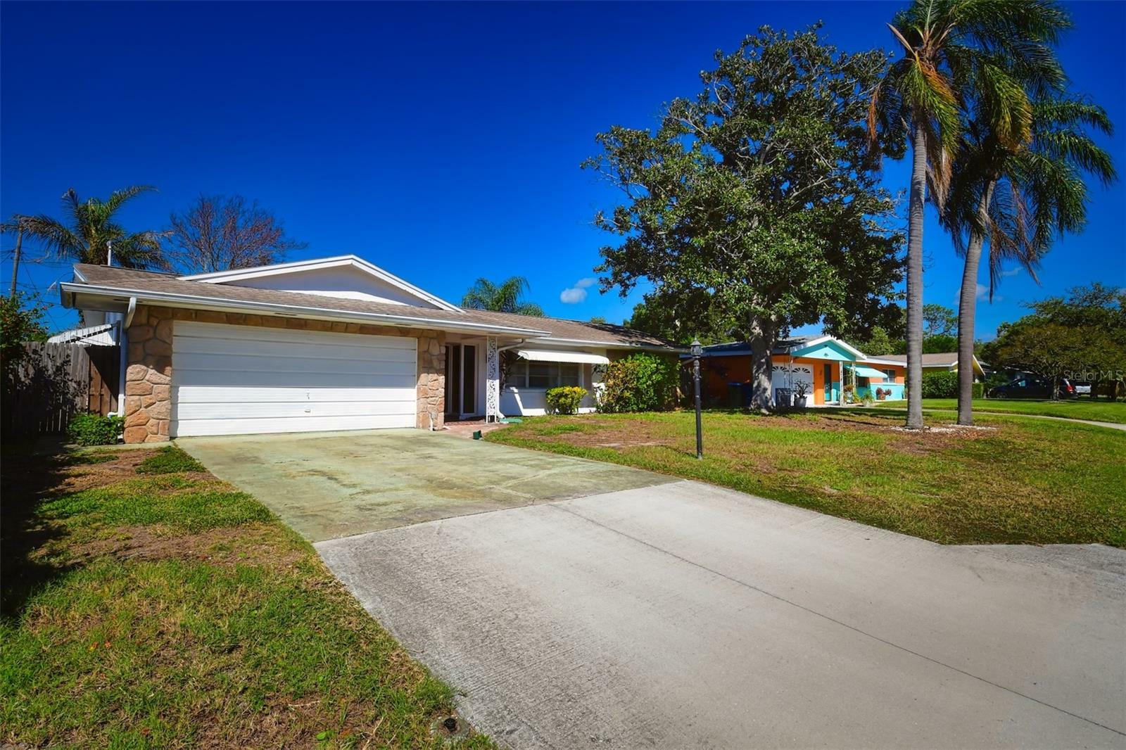 Property Photo:  13827 Antigua Drive  FL 33776 