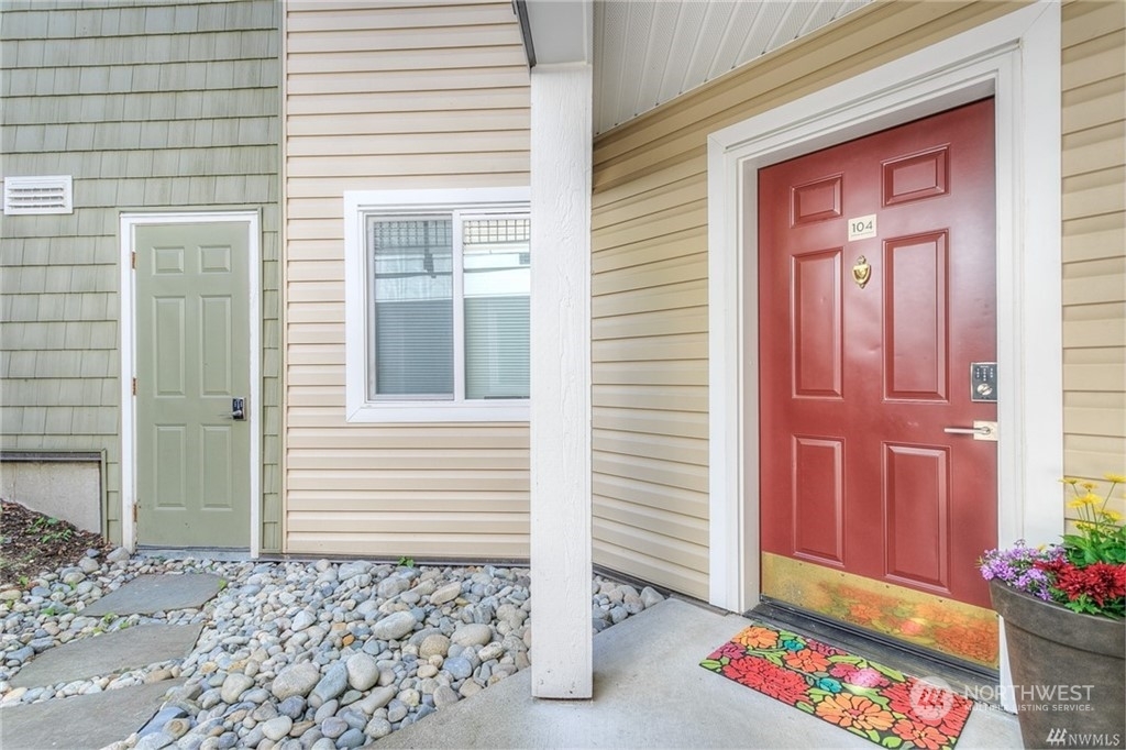Property Photo: 5000 NW Village Park Drive A104 WA 98027