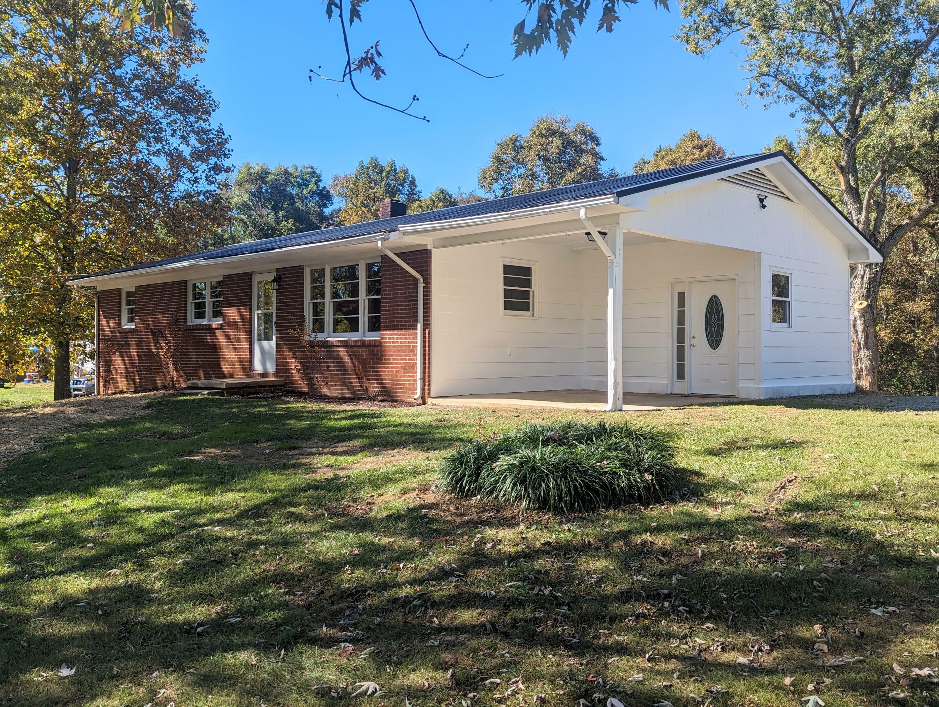 Property Photo:  417 Summit Drive  TN 37659 