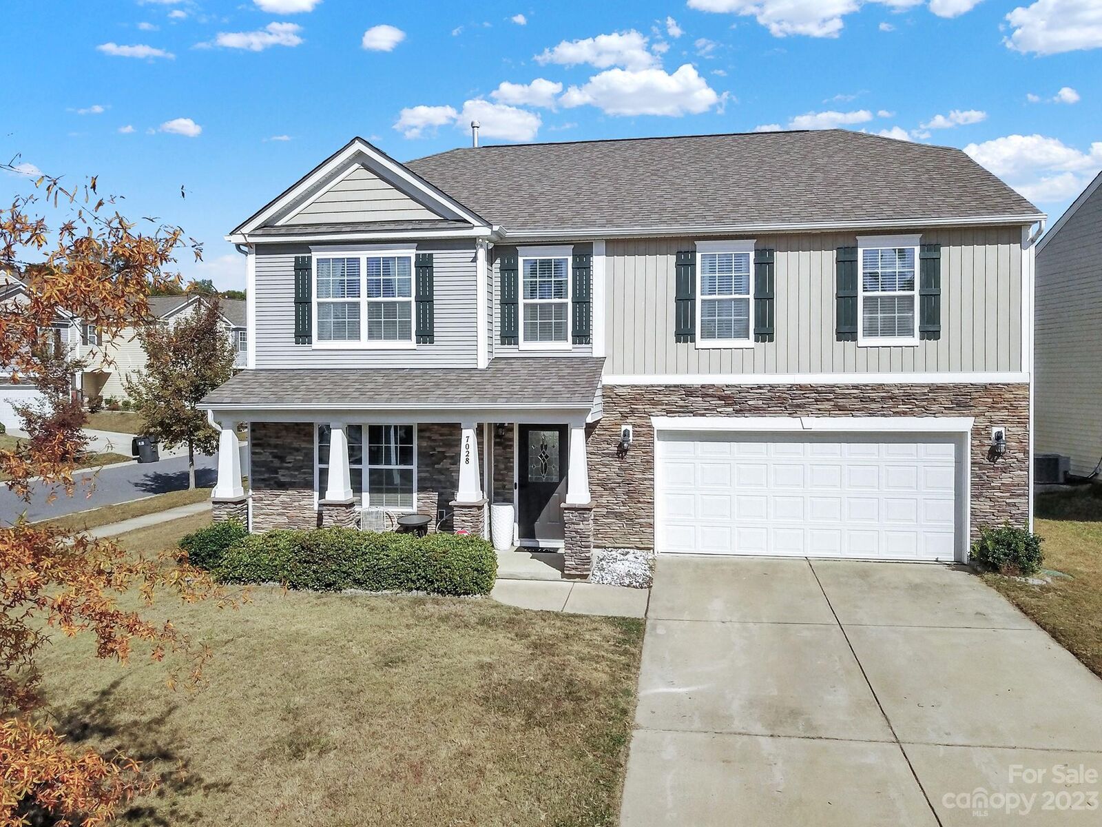 Property Photo: 7028 Palatine Lane NC 28214