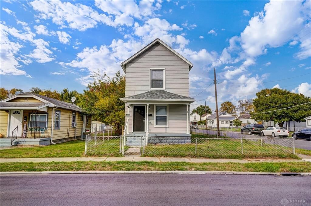 Property Photo: 1525 Taylor Avenue OH 45044