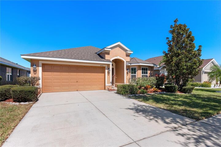 Property Photo:  10910 Standing Stone Drive  FL 33598 