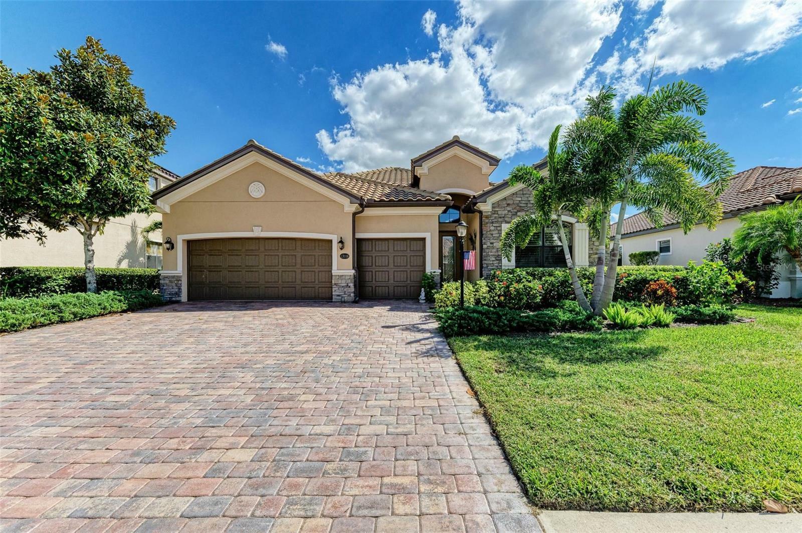 Property Photo:  13116 Ramblewood Trail  FL 34211 