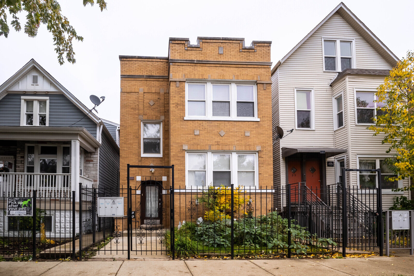 Property Photo:  1935 N Saint Louis Avenue 1  IL 60647 