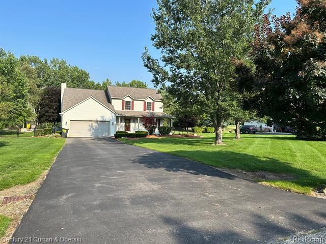 2226  Peppermill Ct Court  Hartland Twp MI 48353 photo