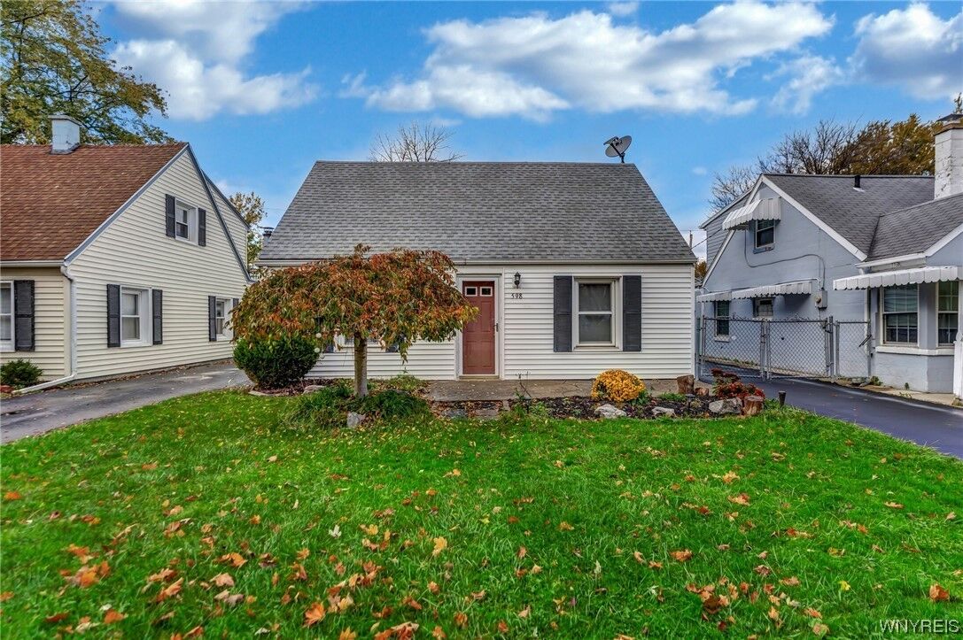 Property Photo:  598 Emerson Drive  NY 14226 