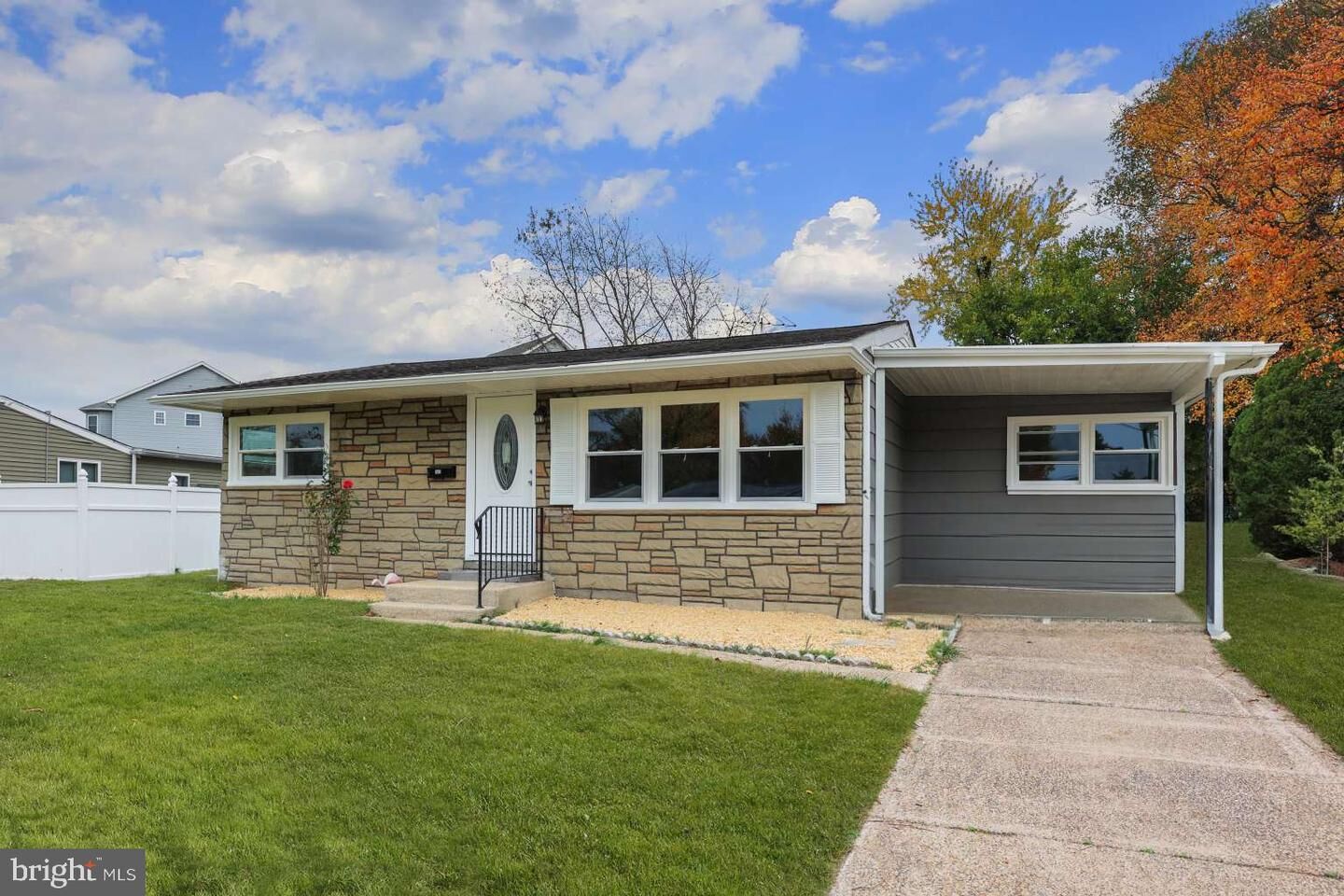 Photo de la propriété:  561 N Coles Avenue  NJ 08052 