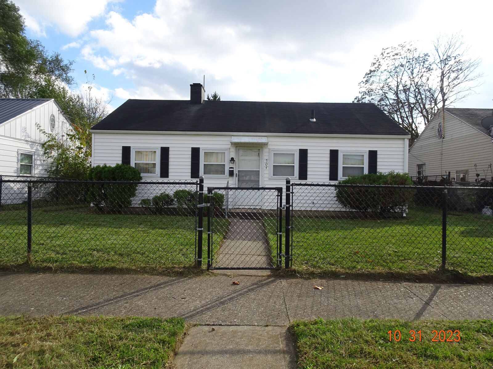 Property Photo:  504 16th Ave  OH 45044 