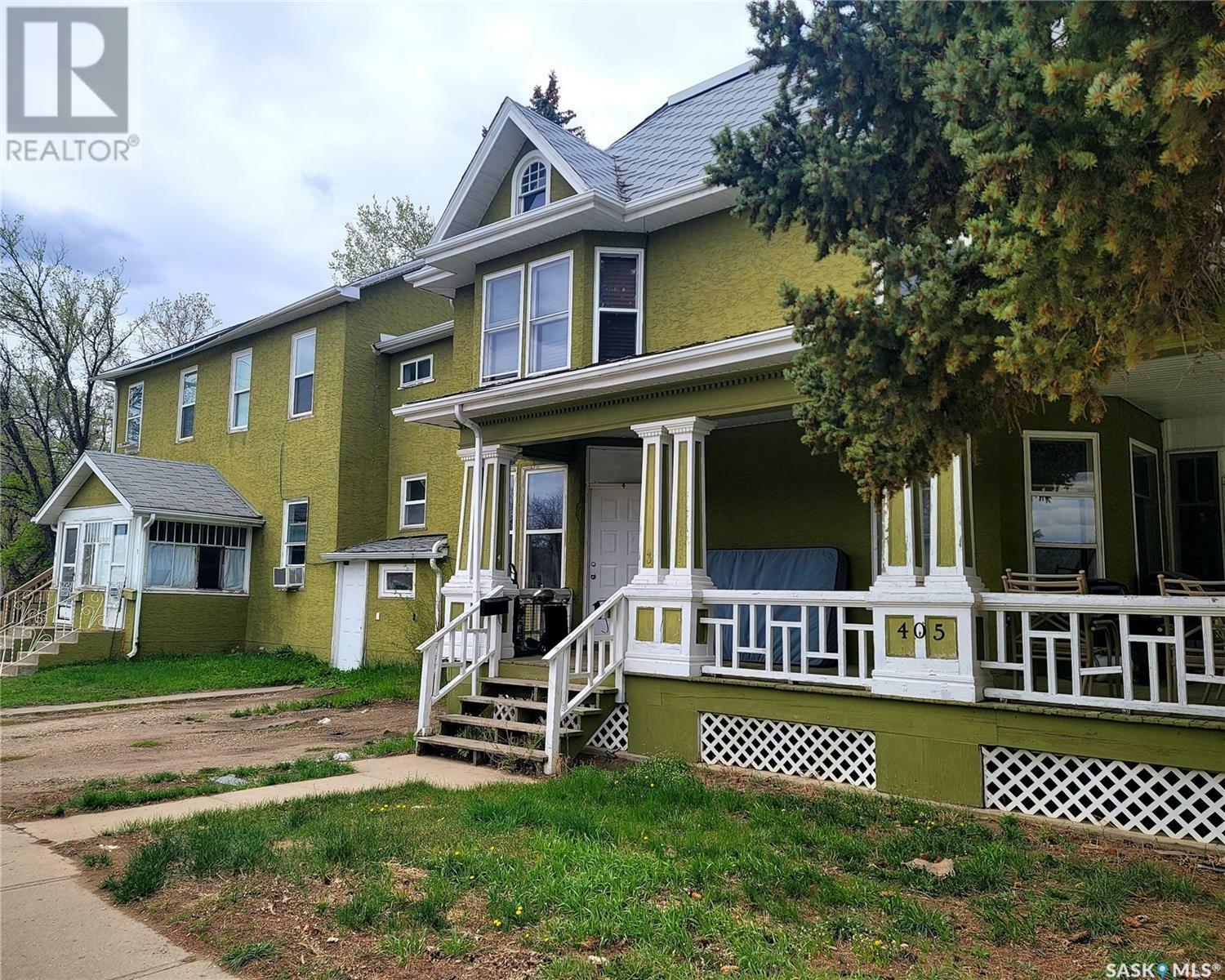 Property Photo:  405 Ominica Street W  SK S6H 1X7 