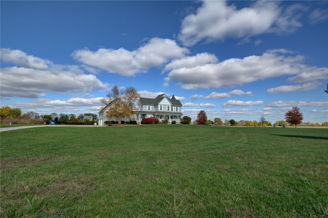 Property Photo:  1094 Cr 2135N  IL 61937 