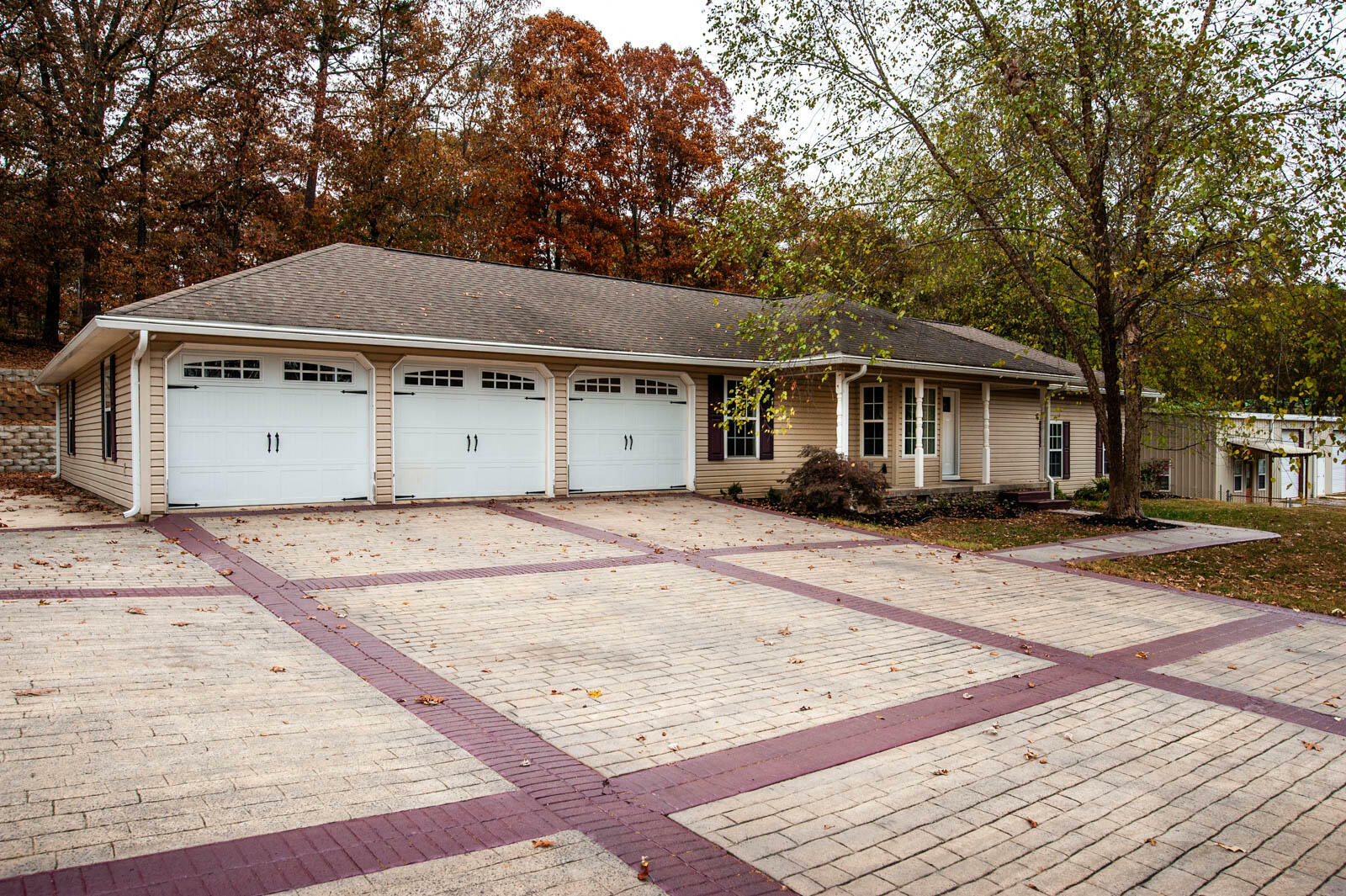 Property Photo: 921 Freeman Avenue AL 35740