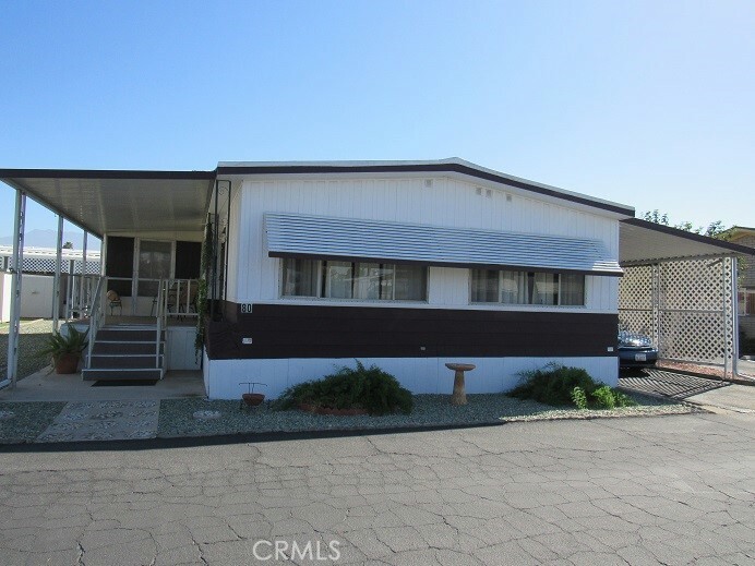 Property Photo:  332 N Lyon Avenue 80  CA 92543 