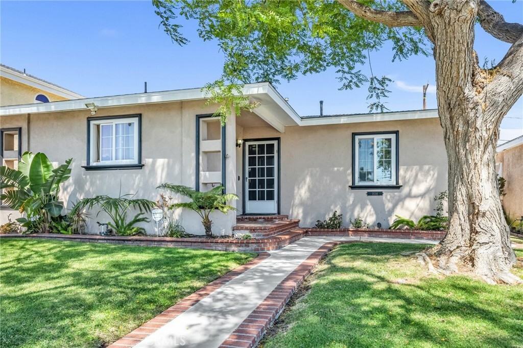 Property Photo:  1014 Cerise Avenue  CA 90503 