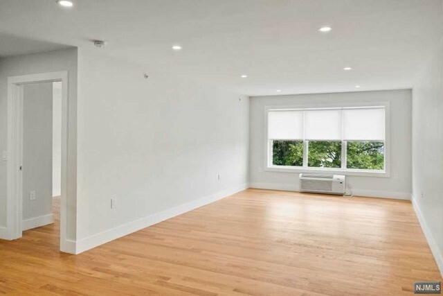 Property Photo:  164 Getty Avenue 7  NJ 07011 