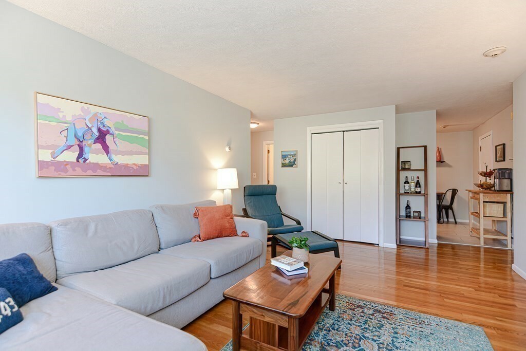 Property Photo: 354 Market Street 7 MA 02135