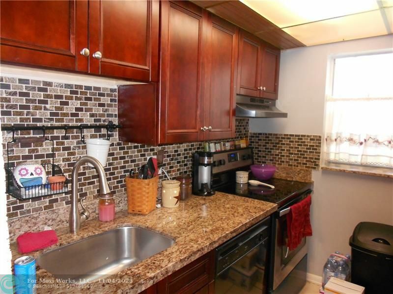 Property Photo:  7561 NW 16th St 2104  FL 33313 