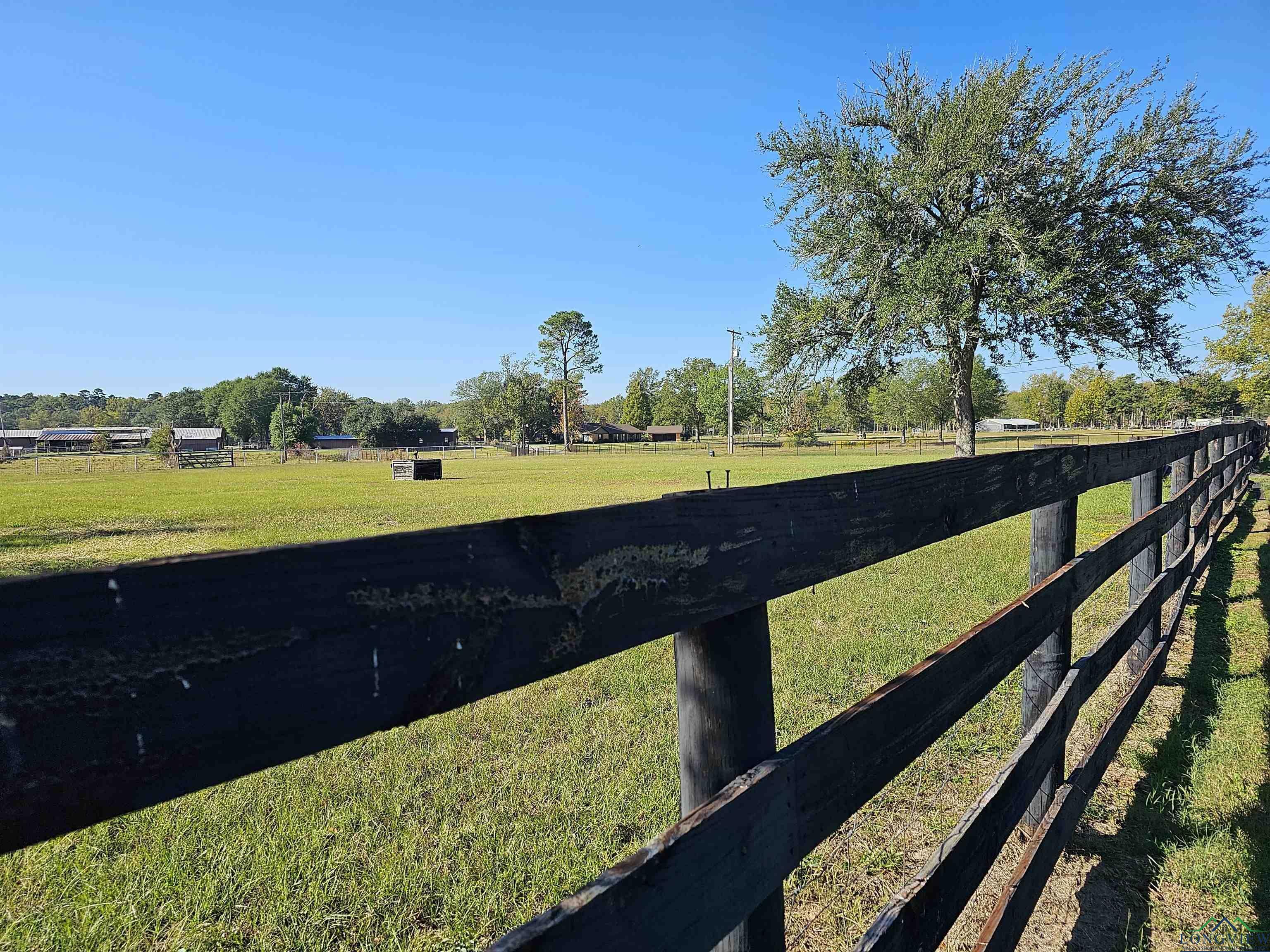 Property Photo:  2117 W Main St  TX 75652 