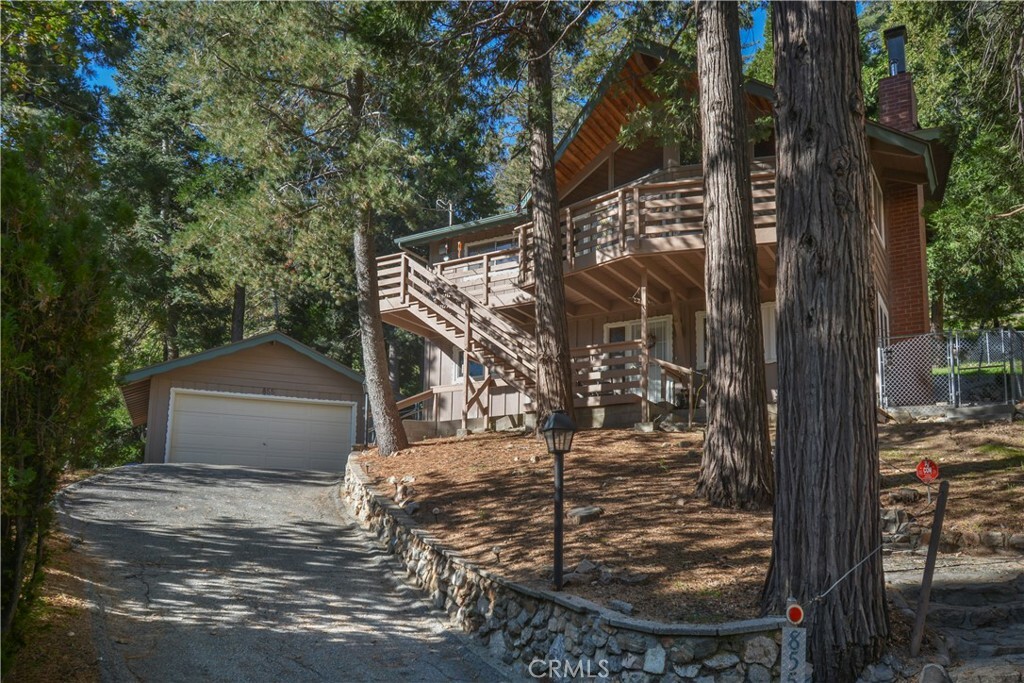 Property Photo:  855 Bergschrund Drive  CA 92325 