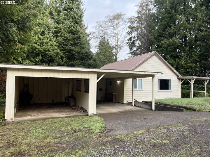 Home for sale in Florence 5105 N Loftus Rd, Florence, OR 97439