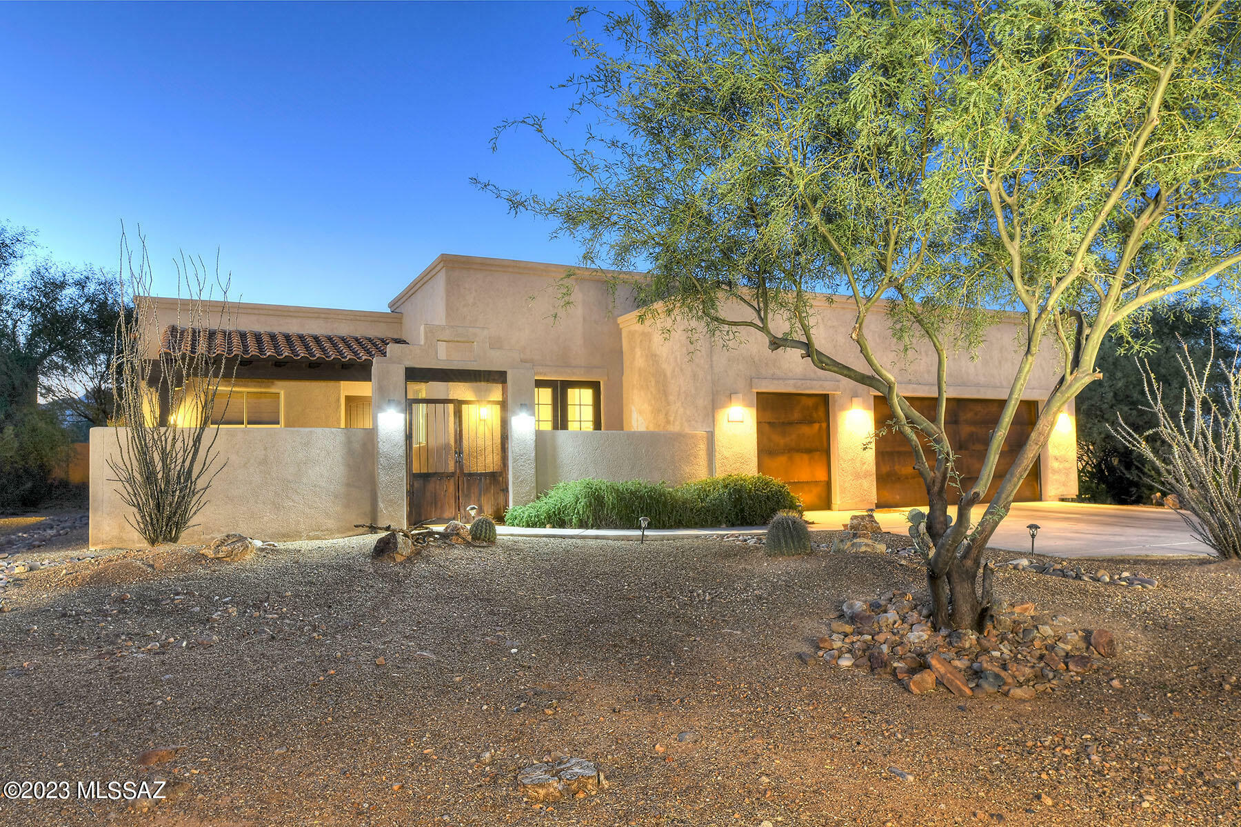 Property Photo:  876 E Florida Saddle Drive  AZ 85614 