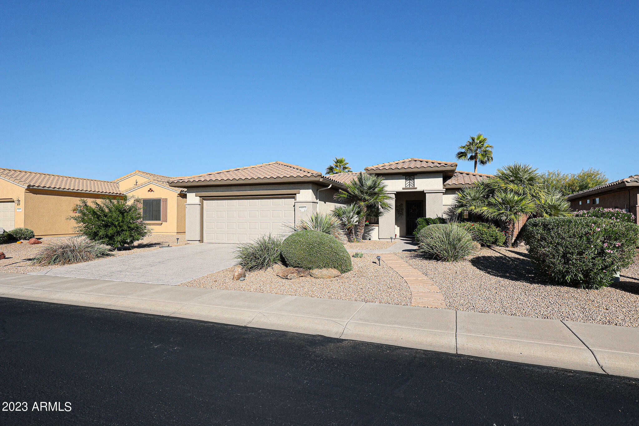 Property Photo:  18529 N Summerbreeze Way  AZ 85374 