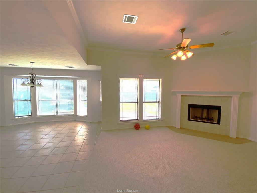 Property Photo:  904 Ladove St  TX 77845 