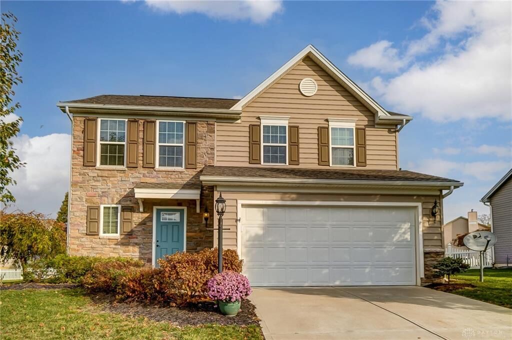 Property Photo: 102 Venetian Way OH 45377