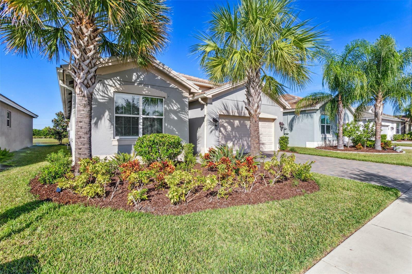 Property Photo: 15447 Santa Pola Drive FL 33598