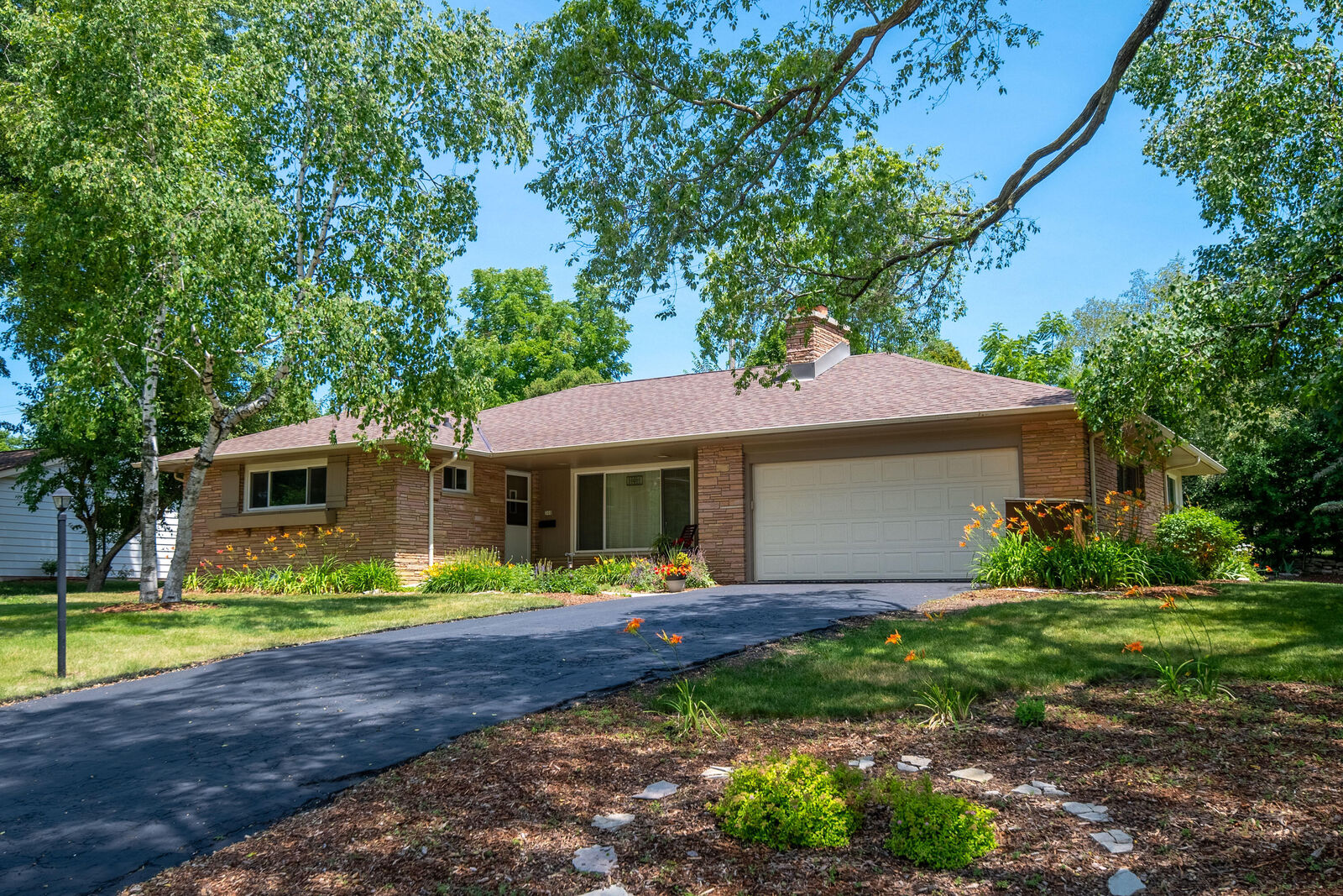 Property Photo: 300 Madero Dr WI 53092