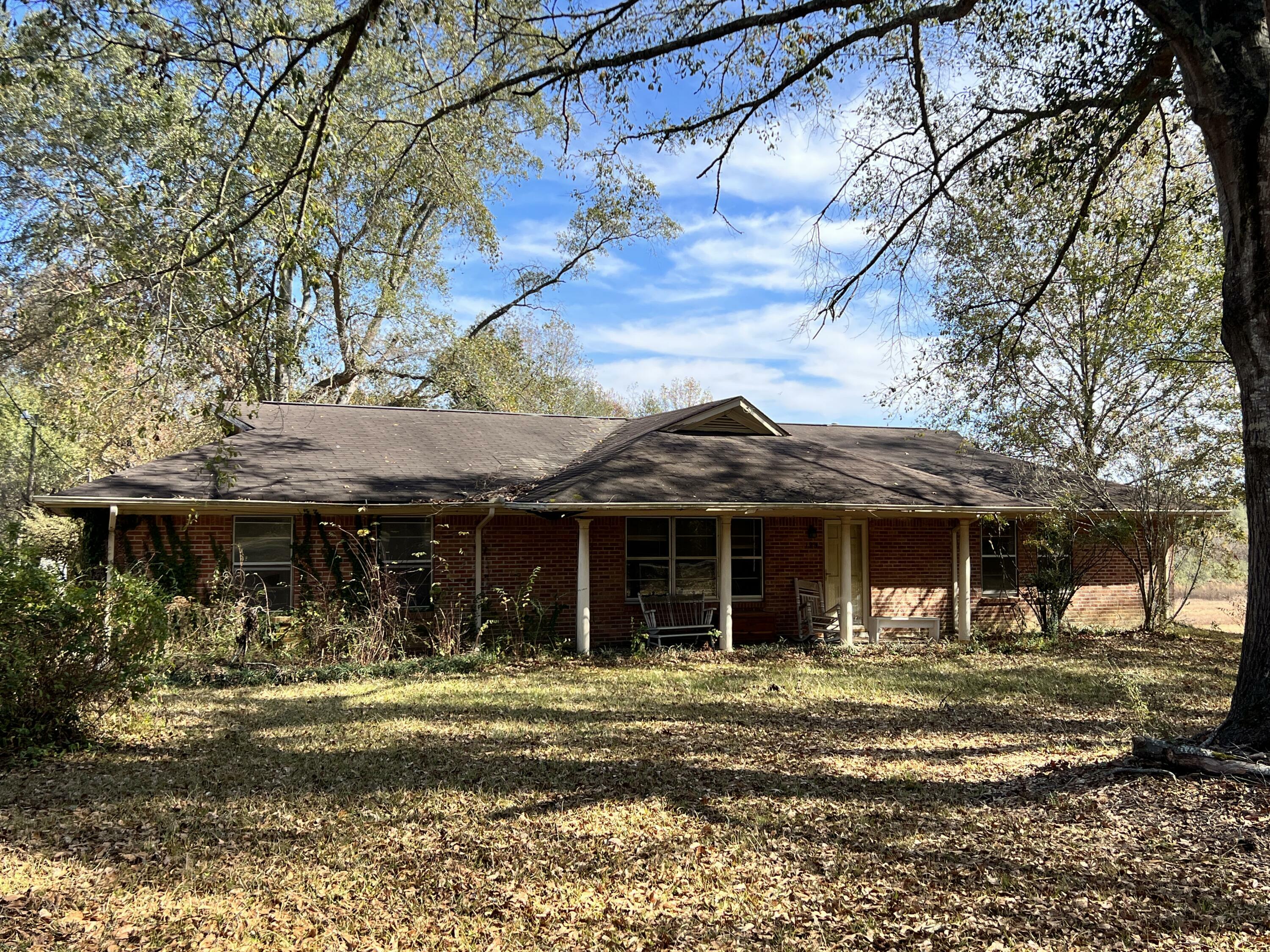 Property Photo:  194 Old Saltillo Road  MS 38866 