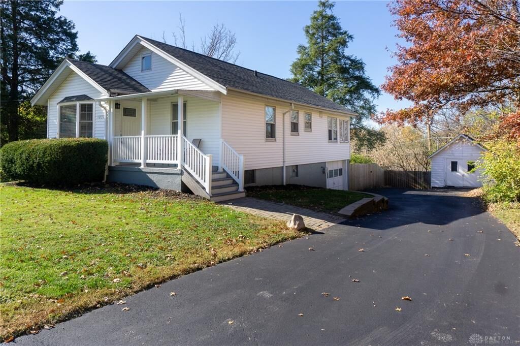 Property Photo: 1031 Burns Avenue OH 45230