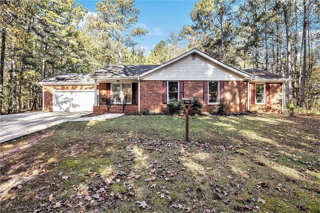 Property Photo: 1347 Poplar Court GA 30180