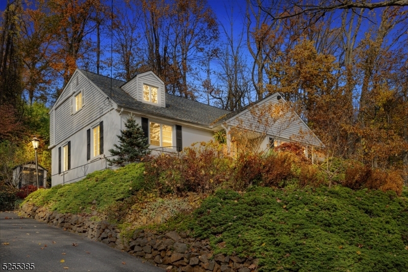 Property Photo:  1542 Deer Path  NJ 07092 