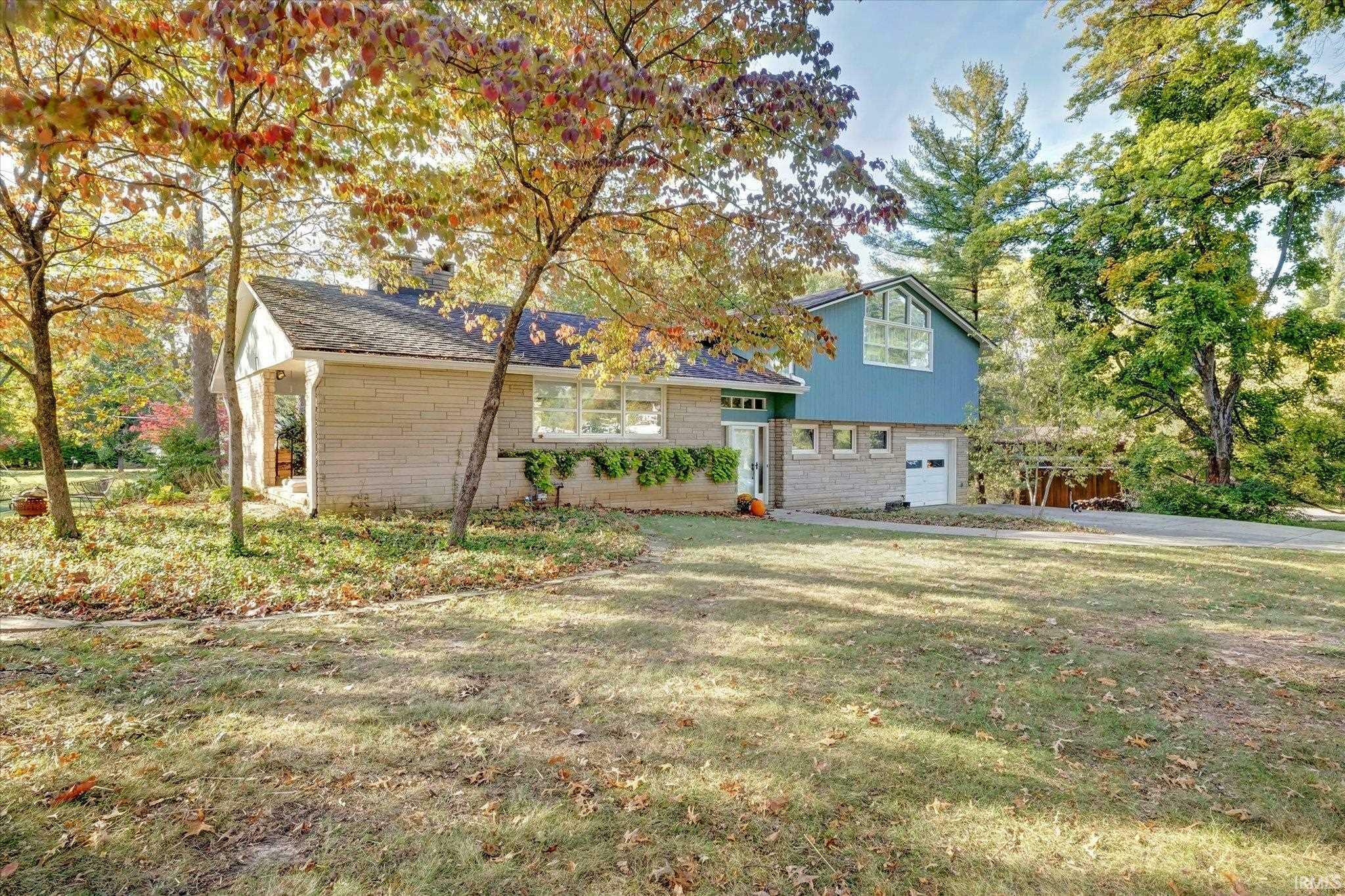 Property Photo:  614 S Meadowbrook Drive  IN 47401 