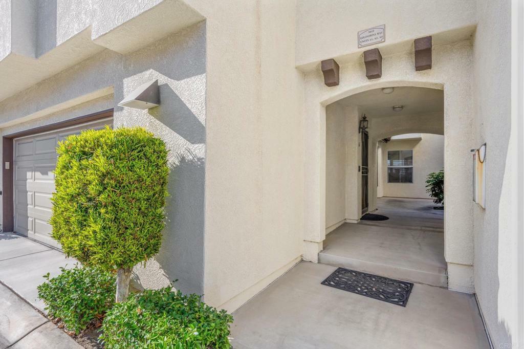 Property Photo:  5010 Golondrina Way 64  CA 92057 