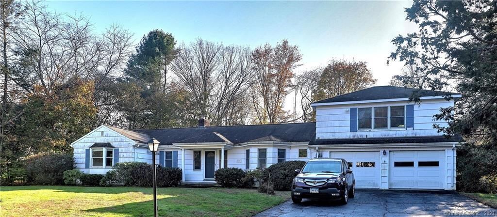 Property Photo:  448 Sportsman Road  CT 06477 