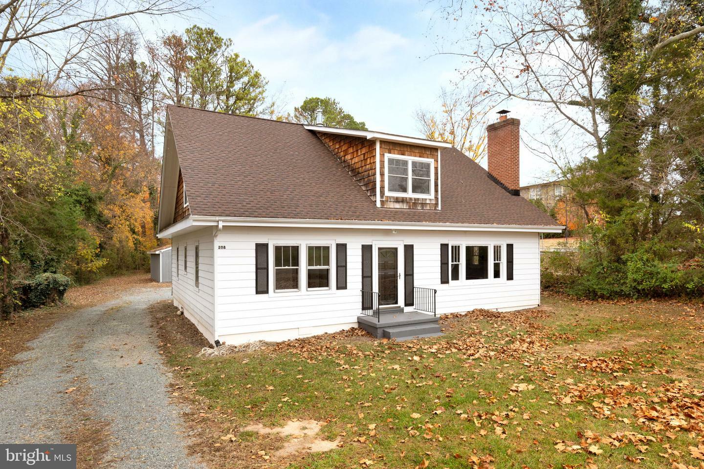 Property Photo:  208 Fredericksburg Avenue  VA 23093 