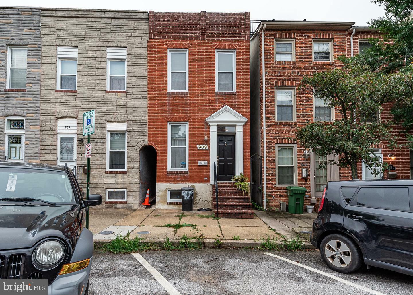 Property Photo:  909 S Potomac Street  MD 21224 