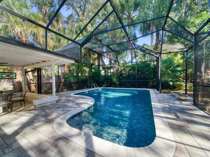 Property Photo:  19 S Pine Circle  FL 33756 