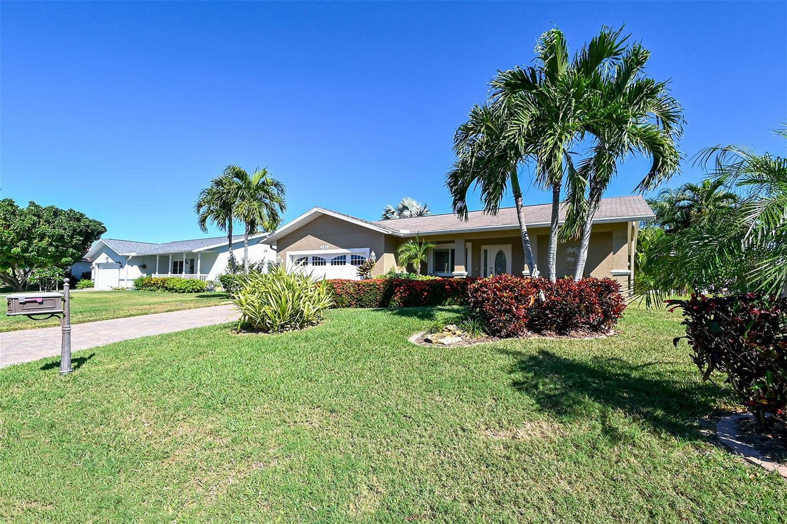 Property Photo:  4519 Mangrove Point Road  FL 34210 